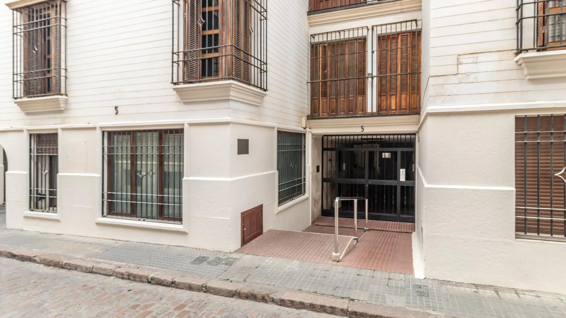 Apto Ramirez De Arellano Córdoba Apartmán